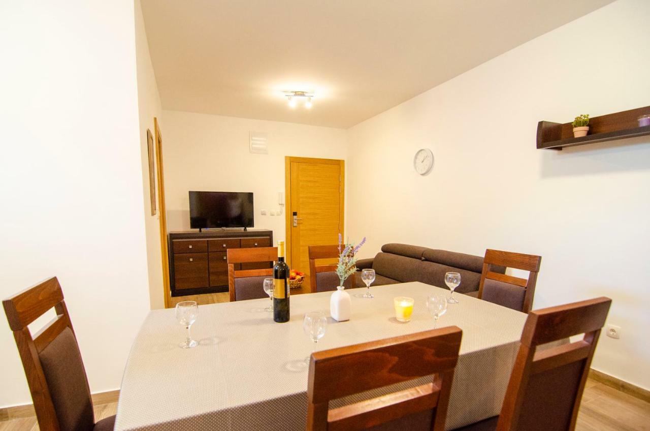 Apartments Sara 4 Μπολ Εξωτερικό φωτογραφία