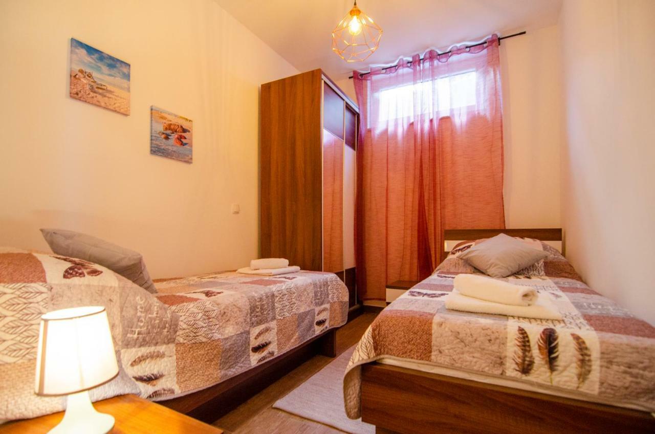 Apartments Sara 4 Μπολ Εξωτερικό φωτογραφία