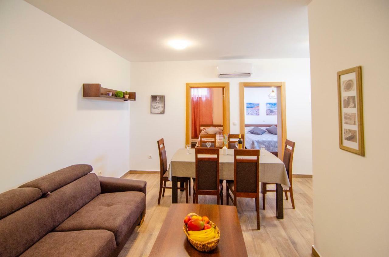 Apartments Sara 4 Μπολ Εξωτερικό φωτογραφία