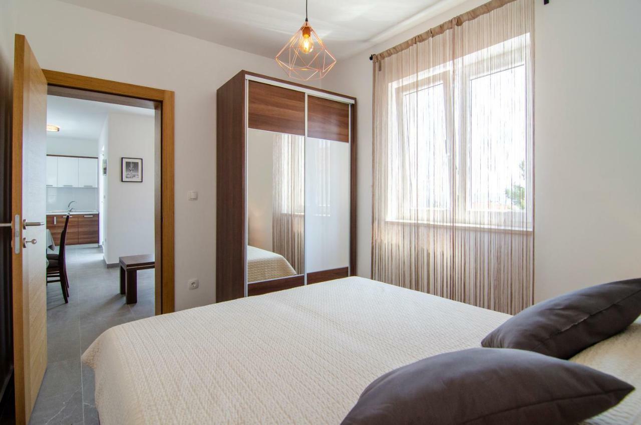 Apartments Sara 4 Μπολ Εξωτερικό φωτογραφία