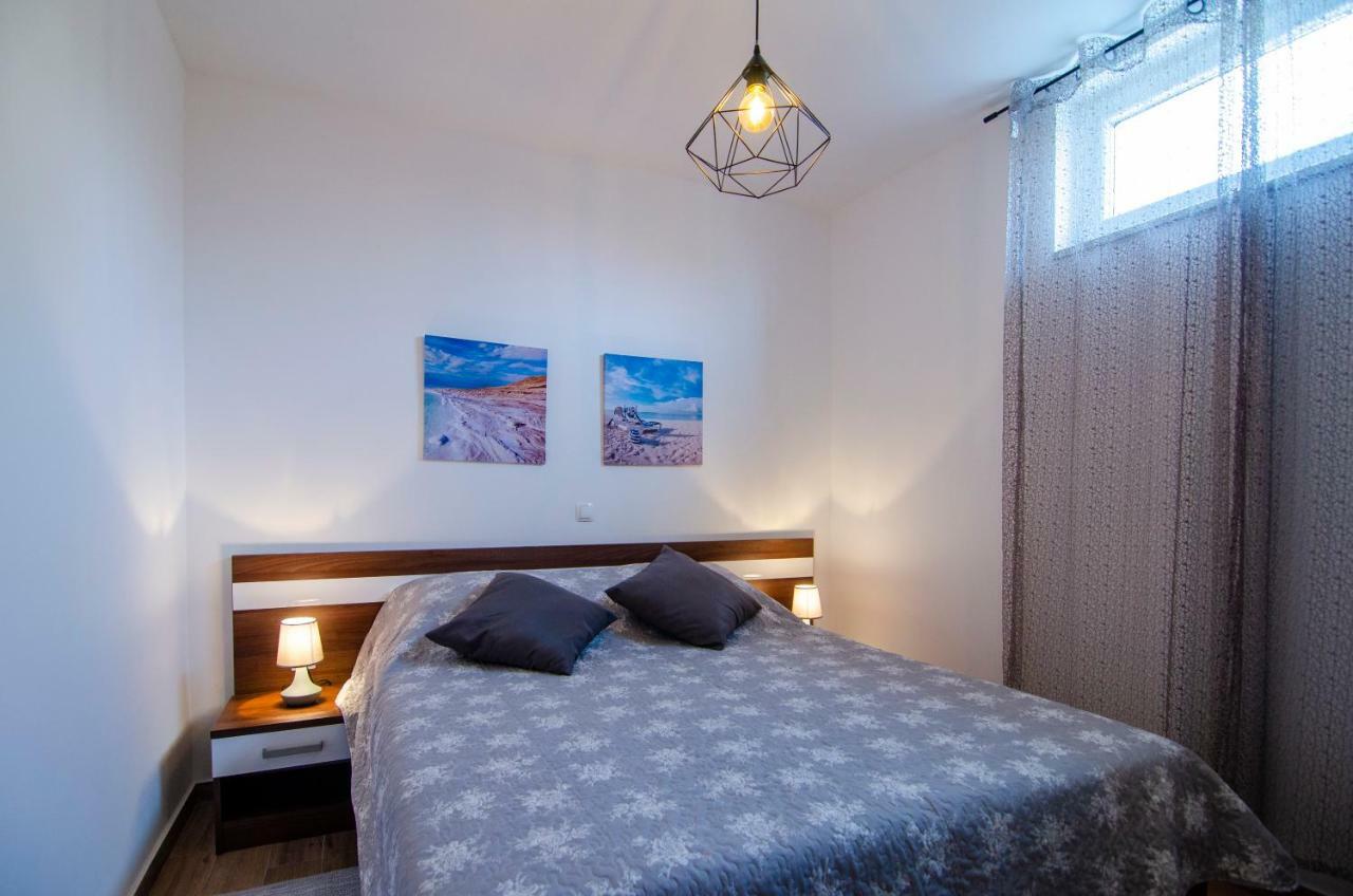 Apartments Sara 4 Μπολ Εξωτερικό φωτογραφία