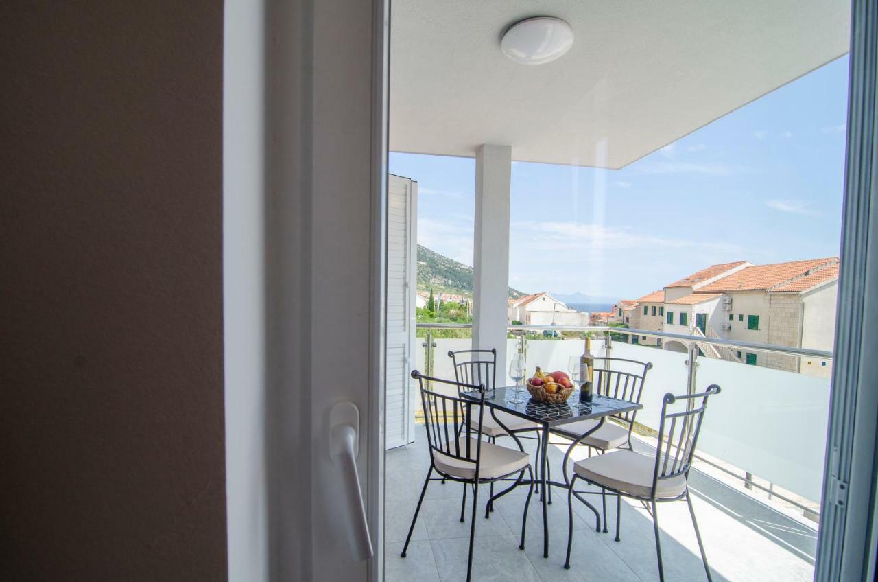 Apartments Sara 4 Μπολ Εξωτερικό φωτογραφία