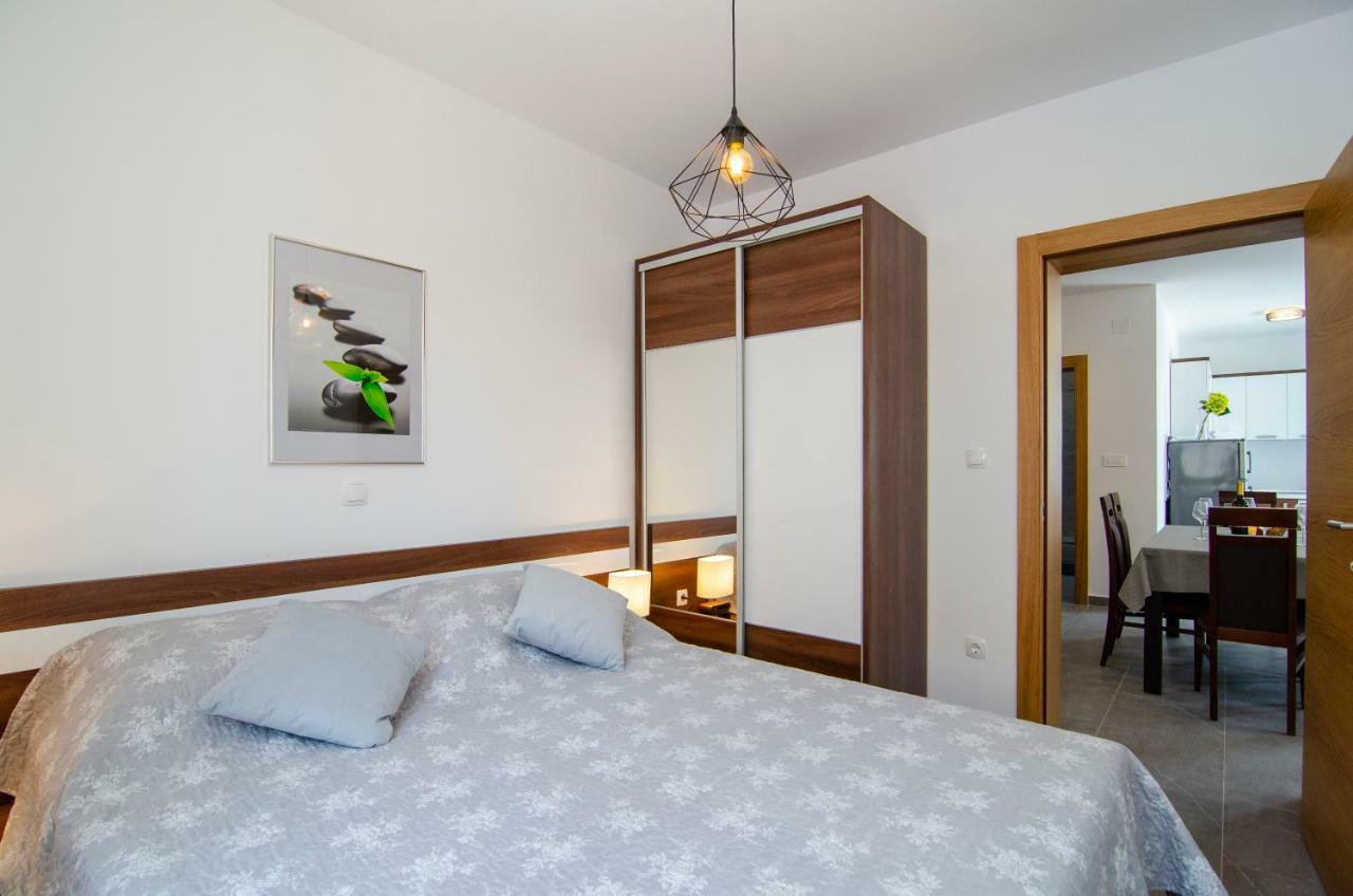 Apartments Sara 4 Μπολ Εξωτερικό φωτογραφία