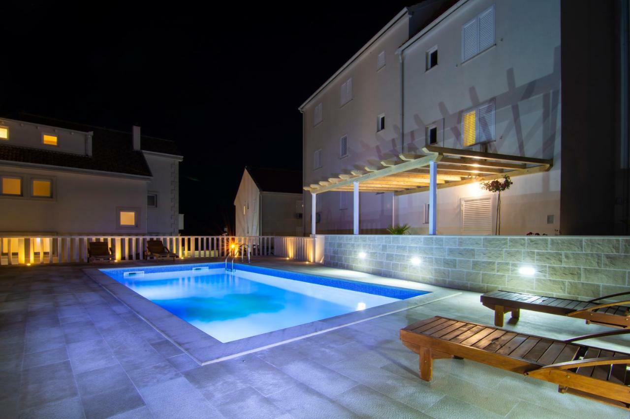 Apartments Sara 4 Μπολ Εξωτερικό φωτογραφία