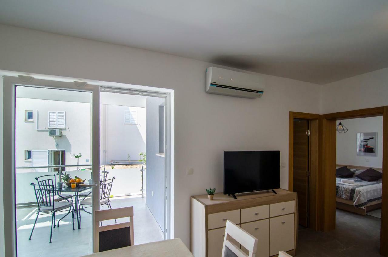 Apartments Sara 4 Μπολ Εξωτερικό φωτογραφία