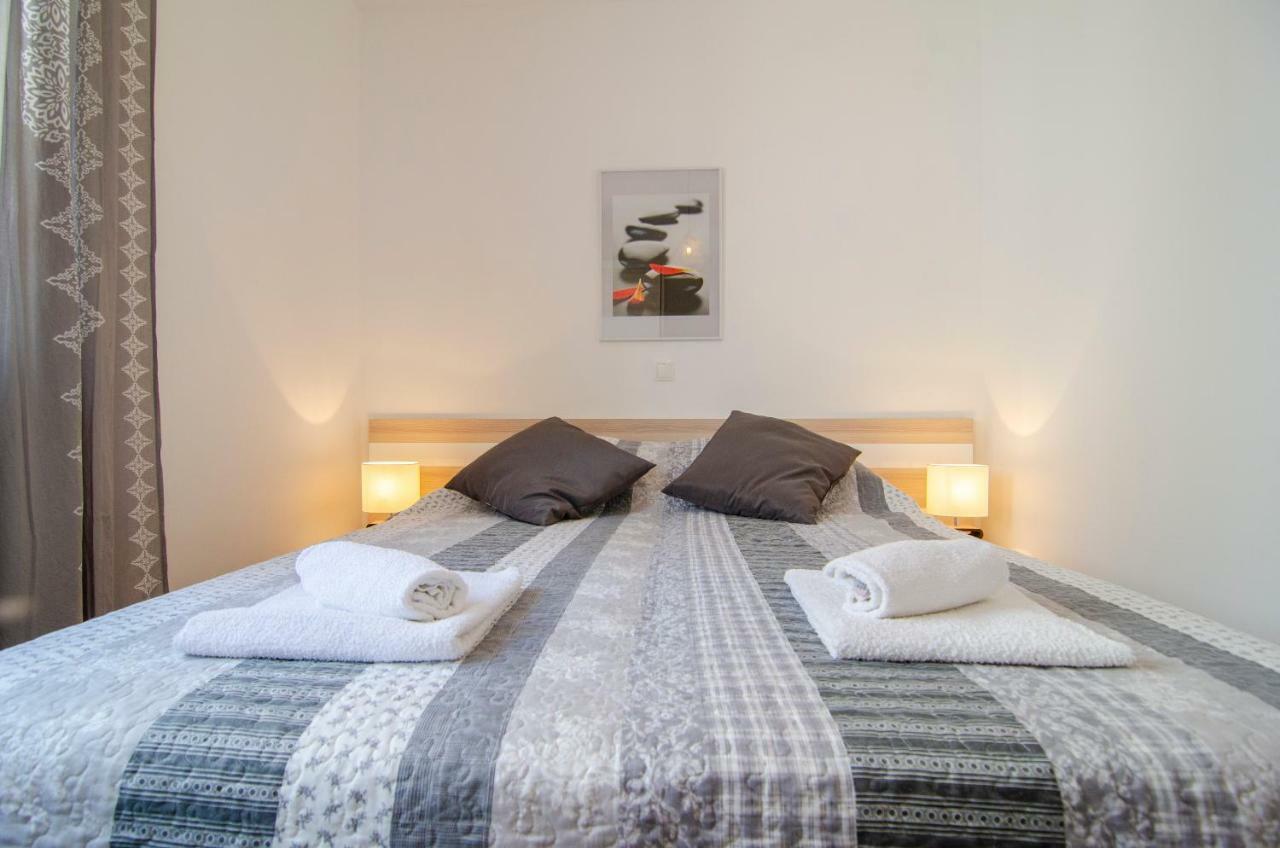 Apartments Sara 4 Μπολ Εξωτερικό φωτογραφία
