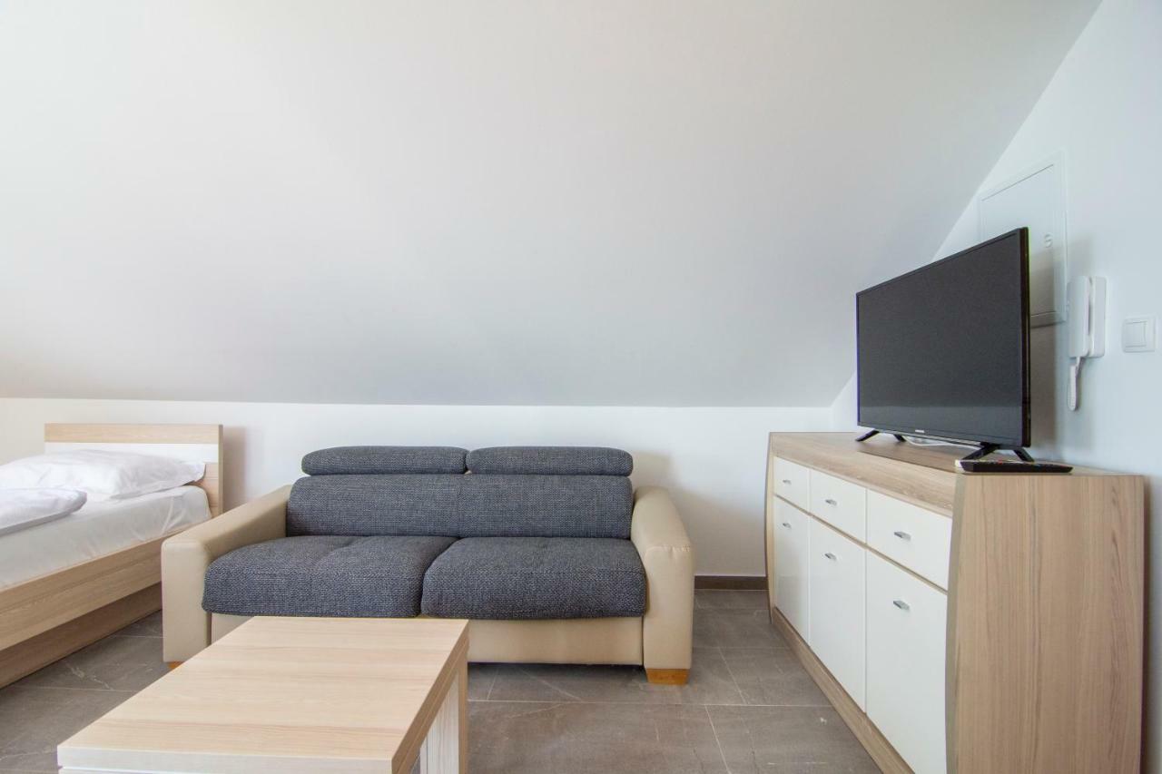 Apartments Sara 4 Μπολ Εξωτερικό φωτογραφία